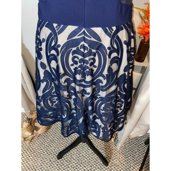 Xscape Women’s Embroidered V-Neck Fit & Flare Dress GUC Navy Blue Nude Lining - Picture 8 of 13